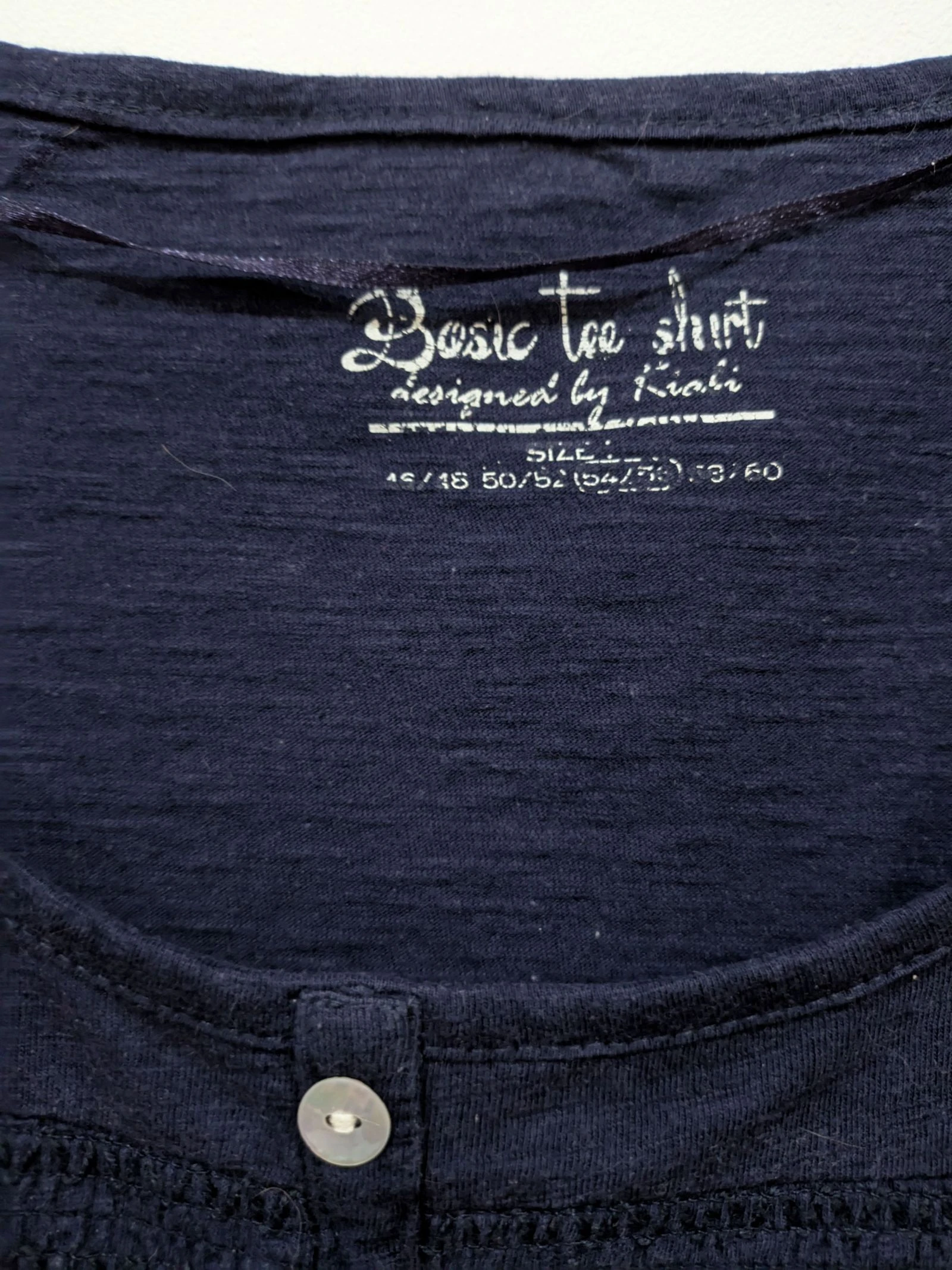 Casual dames T-shirt met korte mouwen in marineblauw met kantdetails en knopen maat 54 – photo 7